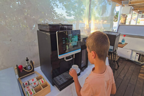 Resort Zelena Punta - bufetové snídaně v baru Skakaona, Kukljica, ostrov Ugljan, Chorvatsko