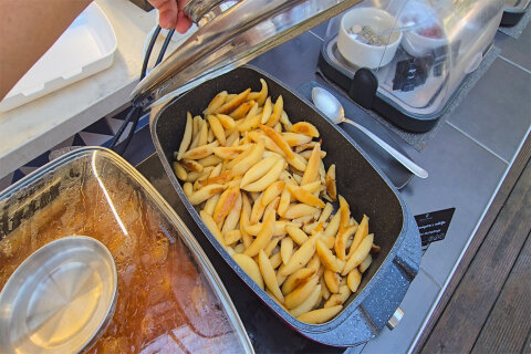 Resort Zelena Punta - bufetové večeře v baru Skakaona, Kukljica, ostrov Ugljan, Chorvatsko