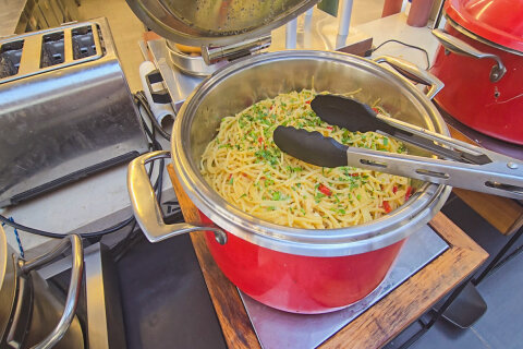 Resort Zelena Punta - bufetové večeře v baru Skakaona, Kukljica, ostrov Ugljan, Chorvatsko