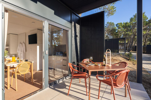 Glamping Escape s vířivkou pro 2–3 osoby, Pinadria Resort, Baška Voda, Makarská riviéra, Chorvatsko