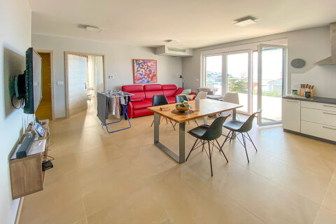 Prázdninový dům Harmonie - obývák a kuchyň ve 2. poschodí, Jakišnica, ostrov Pag, Chorvatsko