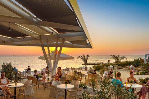 Aminess Maravea Resort**** - jedna z restaurací v resortu, Novigrad - Cittanova, Istrie, Chorvatsko