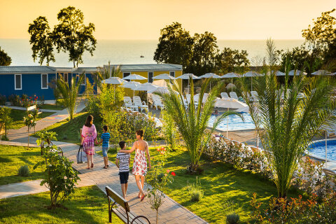 Aminess Maravea Resort**** - bazény u mobilhomů Mirami Premium Holiday Home, Novigrad - Cittanova, Istrie, Chorvatsko