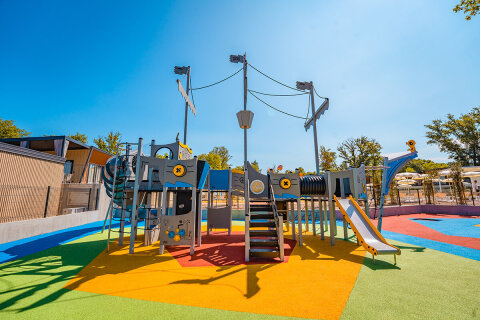 Aminess Atea Camping Resort***** - dětské hřiště, Njivice, ostrov Krk, Chorvatsko