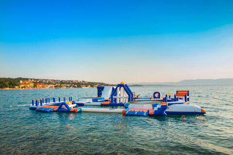 Aminess Atea Camping Resort***** - nafukovací aquapark, Njivice, ostrov Krk, Chorvatsko