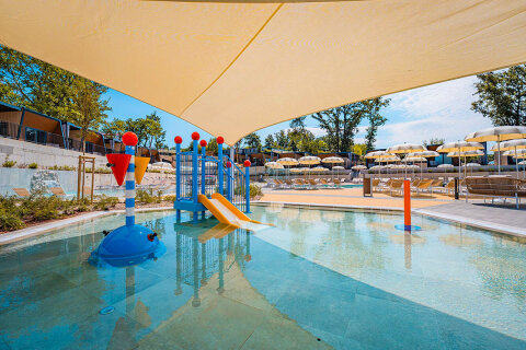 Aminess Atea Camping Resort***** - bazénový komplex, Njivice, ostrov Krk, Chorvatsko	