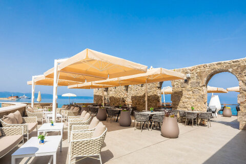 Aminess Atea Camping Resort***** - kavárna u restaurace 7seas, Njivice, ostrov Krk, Chorvatsko