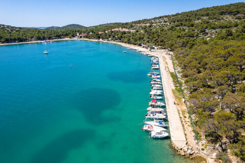 Jezera - zátoka Lovišća, ostrov Murter, Chorvatsko