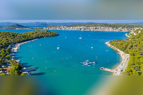 Jezera - zátoka Lovišća, ostrov Murter, Chorvatsko