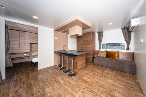 Resort Jezera Lovišća - mobilhome Delux (větší typ), ostrov Murter, Chorvatsko