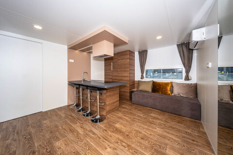 Resort Jezera Lovišća - mobilhome Delux (větší typ), ostrov Murter, Chorvatsko