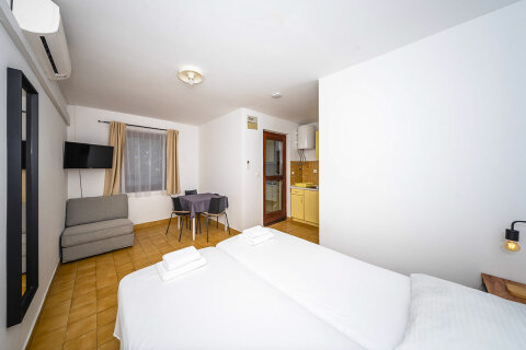 Resort Jezera Lovišća - studio A2+1, ostrov Murter, Chorvatsko
