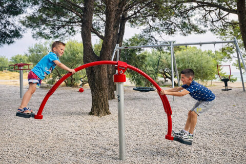 Apartmány Urania Family Resort - dětské hřiště, Baška Voda, Makarská Riviéra, Chorvatsko