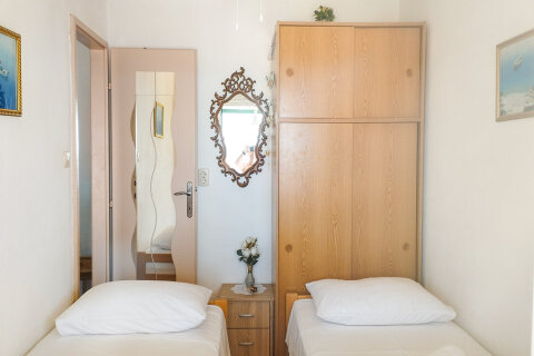 Apartmán Nikša - ložnice se dvěma lůžky, Vela Farska, ostrov Brač, Chorvatsko
