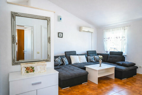 Prázdninový dům Mali Raj - obývák, ostrov Drvenik Veli, Chorvatsko