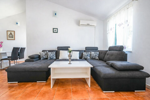 Prázdninový dům Mali Raj - obývák, ostrov Drvenik Veli, Chorvatsko