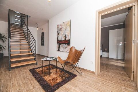 Prázdninový dům Grace - hala a schodiště, Jadranovo, Crikvenická riviéra, Chorvatsko