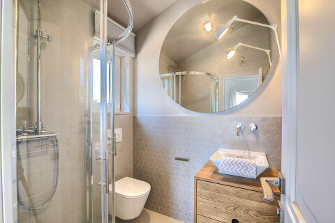 Prázdninový dům Lunjsko - koupelna č. 1 se sprchovým koutem, Stara Novalja, ostrov Pag, Chorvatsko