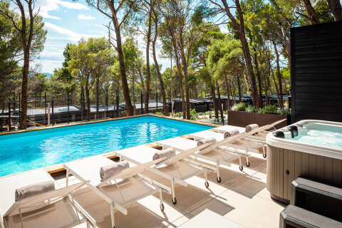 Pinadria Resort*****