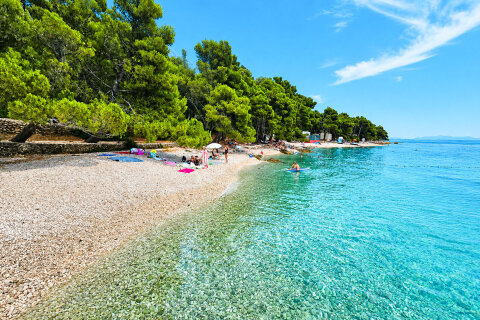Pinadria Resort***** - pláže pod resortem, Baška Voda, Makarská riviéra, Chorvatsko