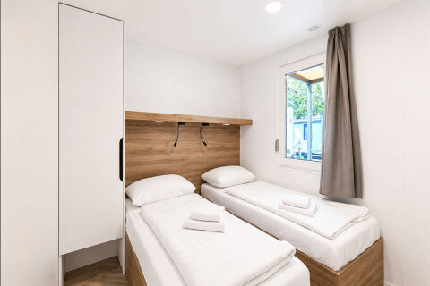 MHAA - Mobilhome Adria Superior 4+1 Whirpool A zona pro 4–5 osob, Almissa Resort, Omiš, Chorvatsko
