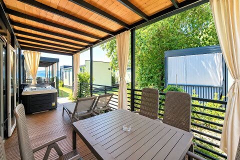 MHAA - Mobilhome Adria Superior 4+1 Whirpool A zona pro 4–5 osob, Almissa Resort, Omiš, Chorvatsko