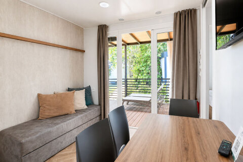 MHAA - Mobilhome Adria Superior 4+1 Whirpool A zona pro 4–5 osob, Almissa Resort, Omiš, Chorvatsko