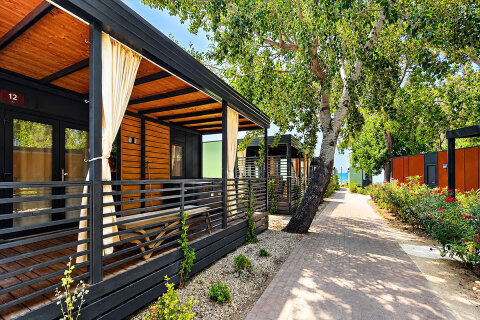 MHAA - Mobilhome Adria Superior 4+1 Whirpool A zona pro 4–5 osob, Almissa Resort, Omiš, Chorvatsko