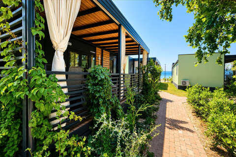 MHAA - Mobilhome Adria Superior 4+1 Whirpool A zona pro 4–5 osob, Almissa Resort, Omiš, Chorvatsko