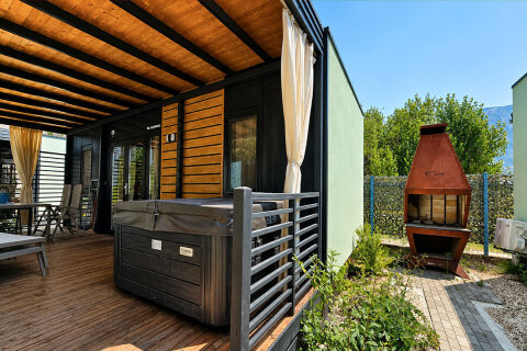 MHAA - Mobilhome Adria Superior 4+1 Whirpool A zona pro 4–5 osob, Almissa Resort, Omiš, Chorvatsko