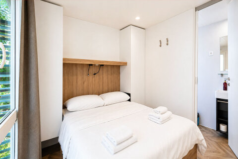 MHAA - Mobilhome Adria Superior 4+1 Whirpool A zona pro 4–5 osob, Almissa Resort, Omiš, Chorvatsko