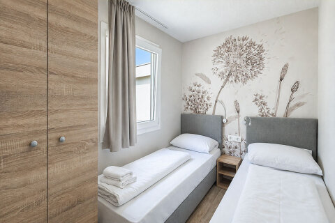 MHFW - Mobilhome Family 6+2 C zona Whirpool pro 6–8 osob, Almissa Resort, Omiš, Chorvatsko