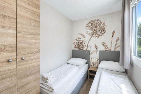 MHFW - Mobilhome Family 6+2 C zona Whirpool pro 6–8 osob, Almissa Resort, Omiš, Chorvatsko