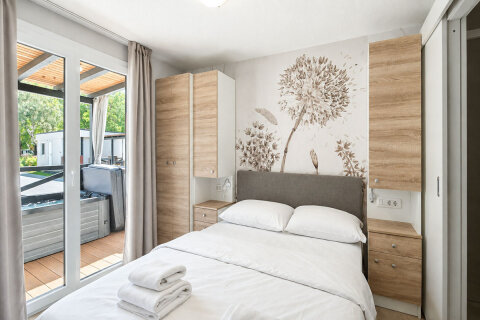 MHFW - Mobilhome Family 6+2 C zona Whirpool pro 6–8 osob, Almissa Resort, Omiš, Chorvatsko