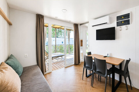 MHAC - Mobilhome Adria Superior 4+1 C zona pro 4–5 osob, Almissa Resort, Omiš, Chorvatsko
