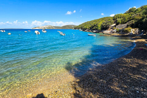 Ustrine, ostrov Cres, Chorvatsko