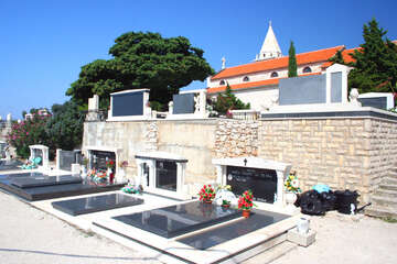 Primošten - hřbitov ve starém městě, Šibenická riviéra, Chorvatsko