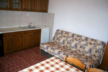 Apartmány Paško: apartmán A1 pro 2-4 osoby,<br />
přízemí