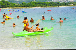 Pláž Zrče, Novalja, ostrov Pag, Chorvatsko