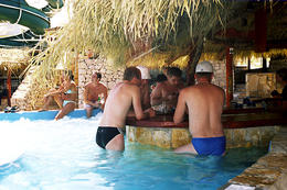 Pláž Zrče, Novalja, ostrov Pag, Chorvatsko